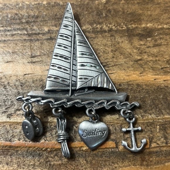 "JJ" Jonette Jewelry Silver Pewter 'SAILBOAT w/Charms' Pin ~ Sea Lover - Picture 1 of 9